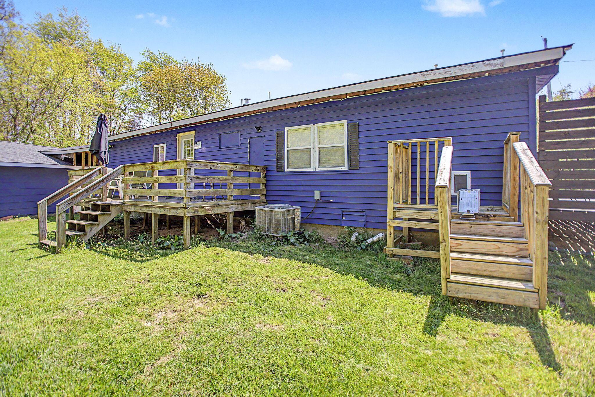 Image 2: 2-web-or-mls-7181 Beach Dr South Haven-9
