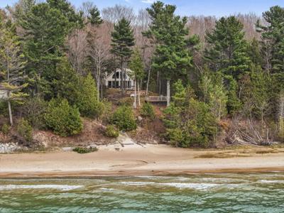 4215 Michigan Trail
