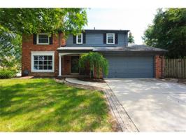 946 CRESCENT Lane