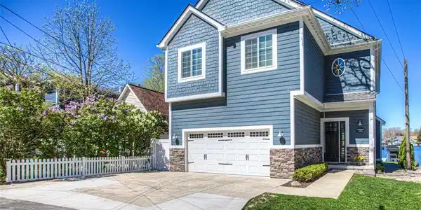 24 HIGHLAND Avenue