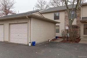 4921 OAK HILL Drive