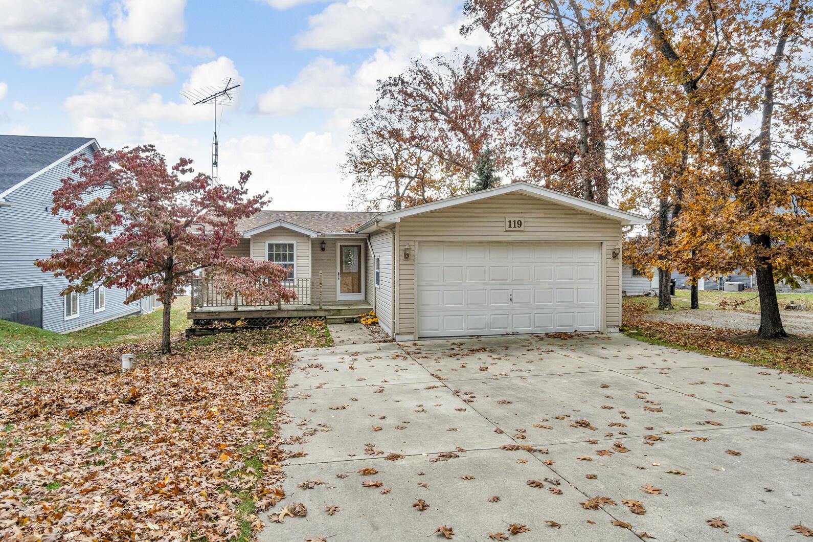 Image 2: 119 Nottingham Brooklyn MI - 1