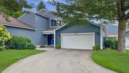 142 North Shore Drive West