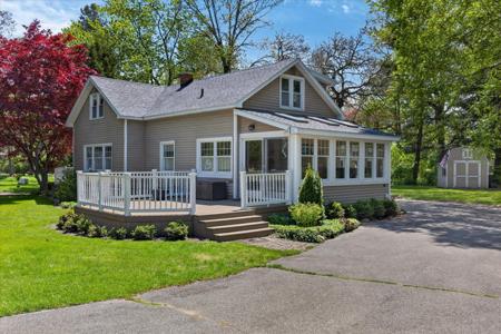 3130 S Lakeshore Drive