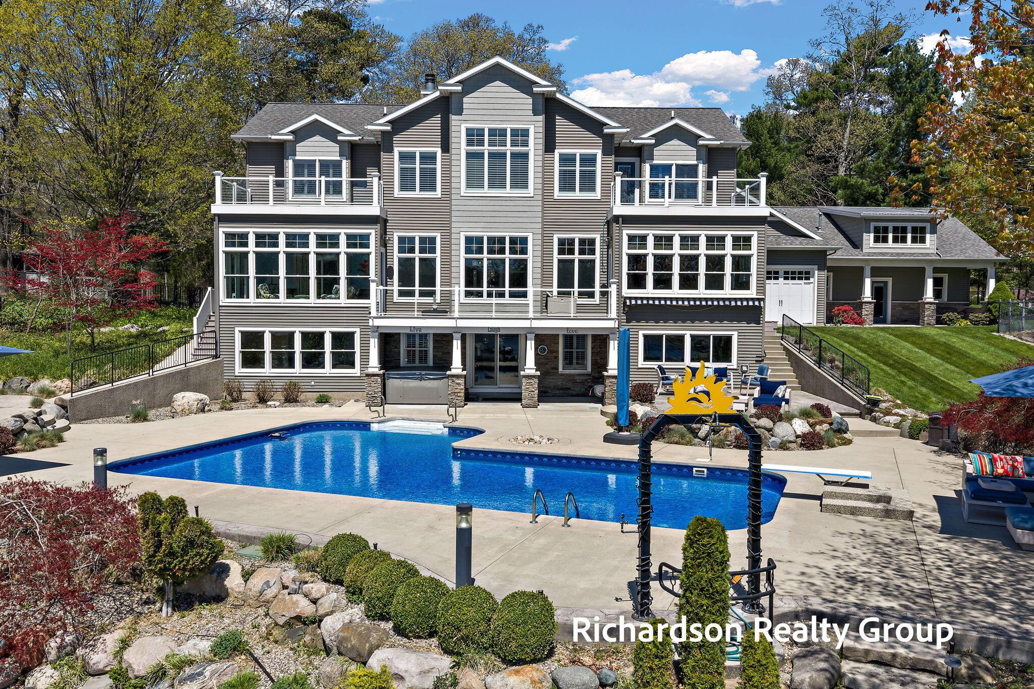 Image 4: 134-web-or-mls-DJI_20260430134538_0076_D