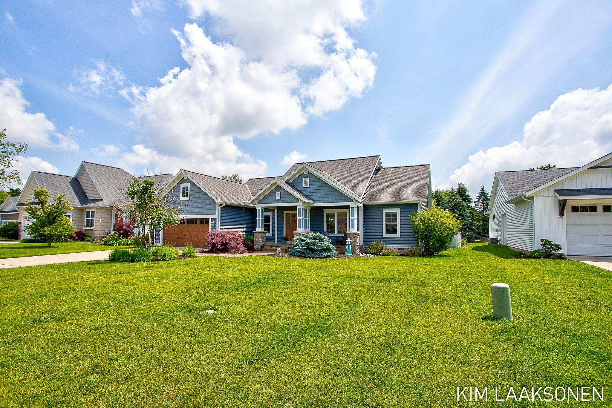 Image 3: Outside front 4