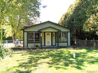 3225 Oakridge Drive