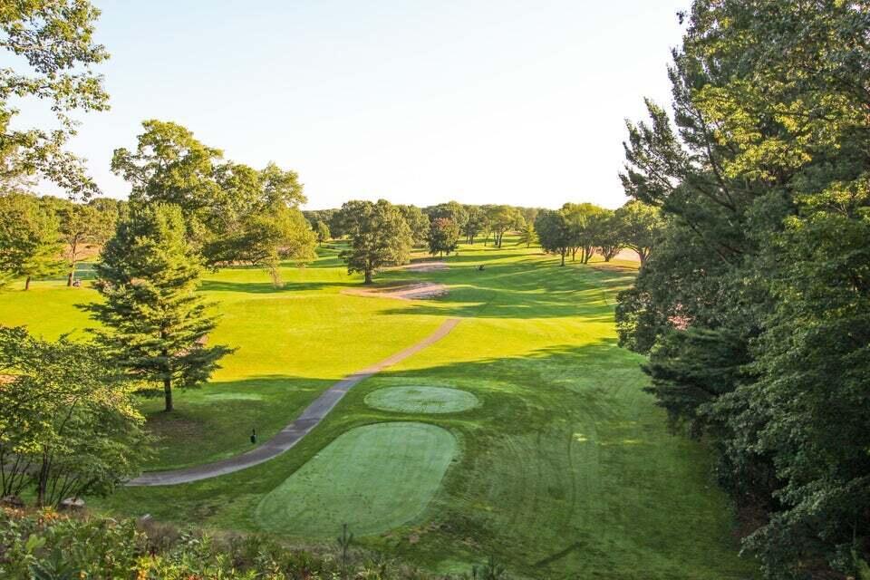 Image 4: Golf Course
