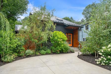 841 Holland Street