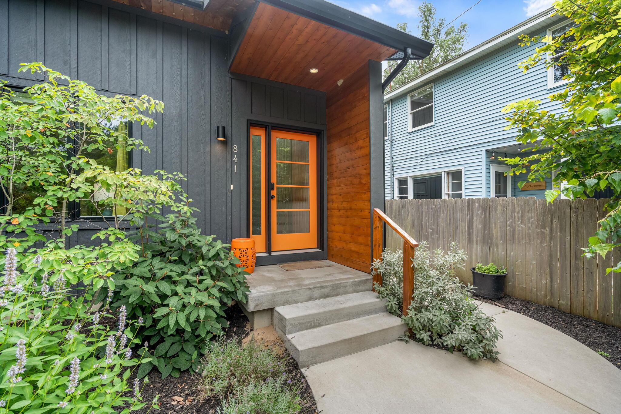 Image 3: 4-web-or-mls-A7402043