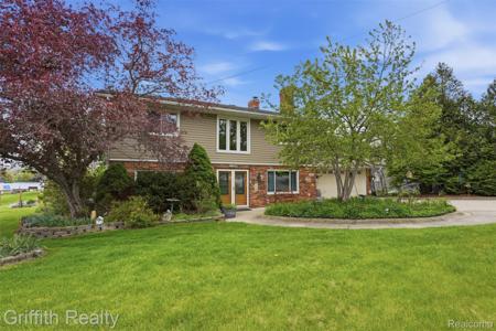 2901 School Lake Drive