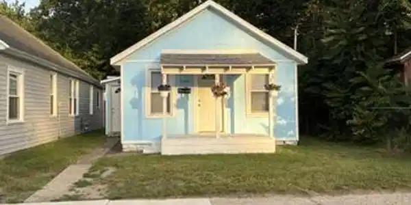 Image 2: Front