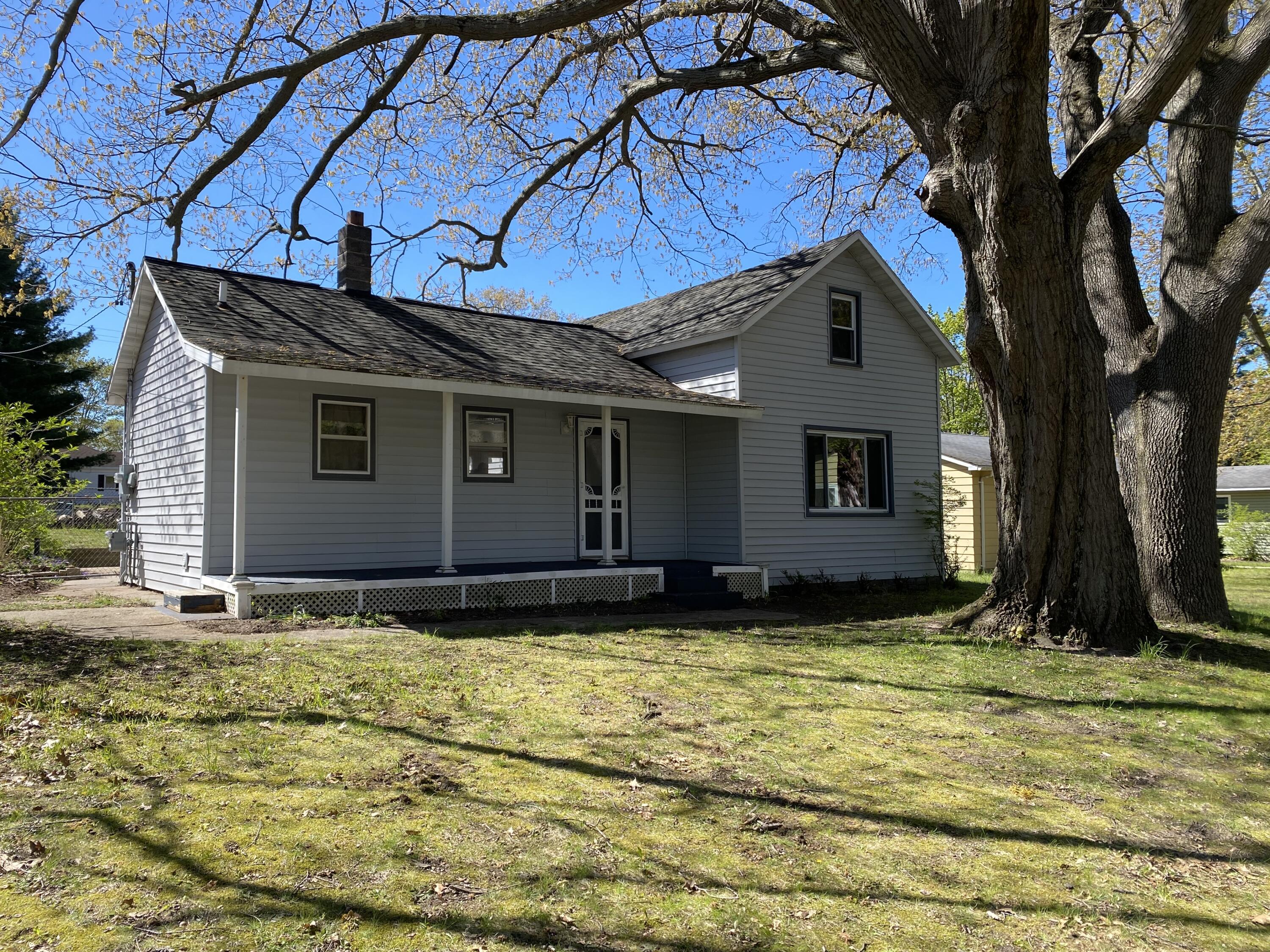 Image 2: 7942 Hill St.
