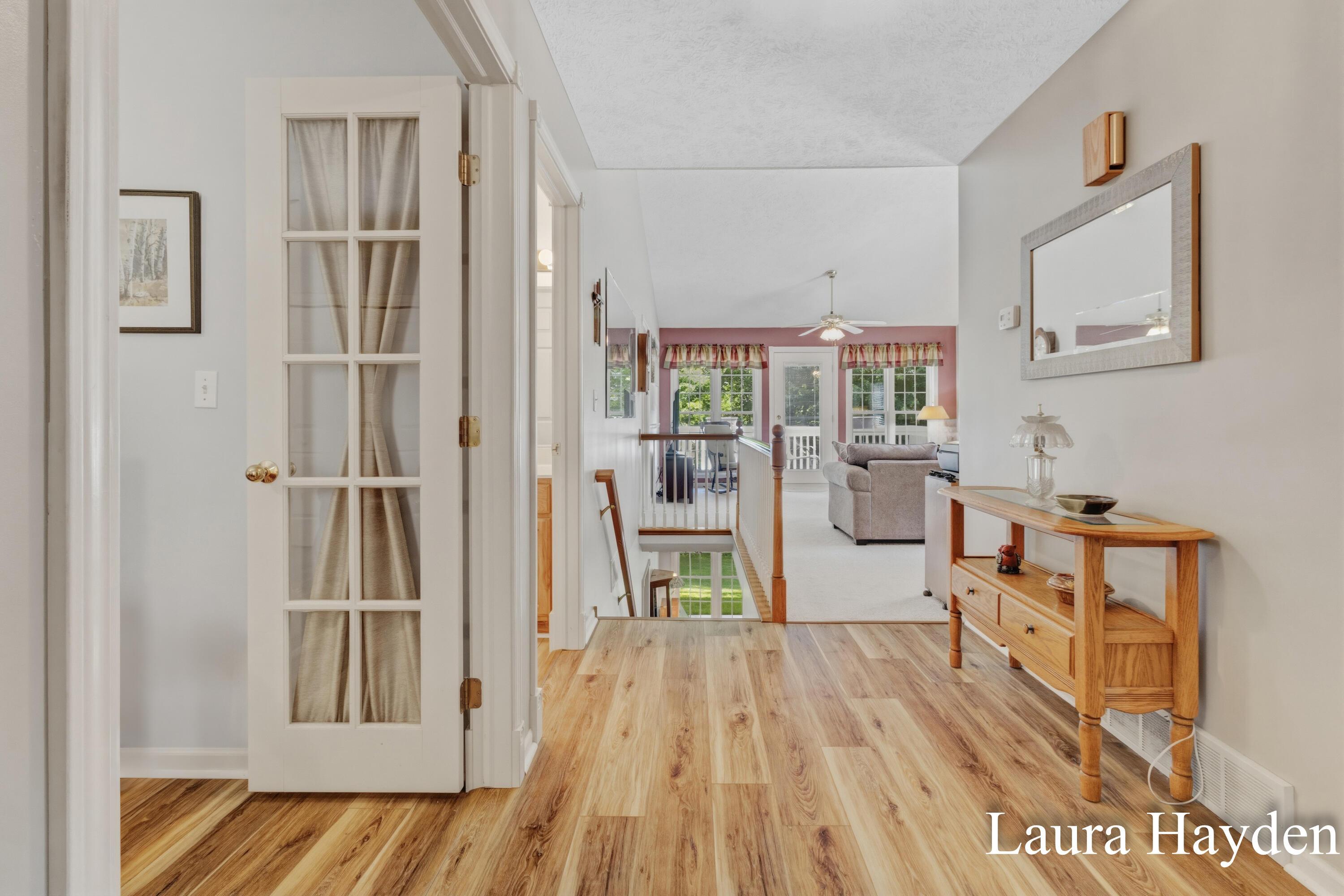 Image 3: Laura Hayden - 6880 Beechwood (43)-7