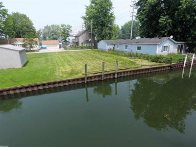 5592 WATER WAY