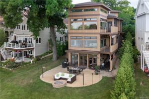 2371 CIRCLE Drive