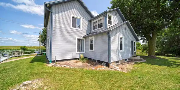 Image 2: 3-web-or-mls-DSC04309_HDR