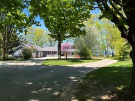4637 S Lakeshore Drive