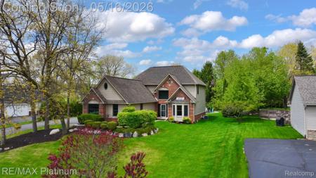 5043 Oak Bluff Court