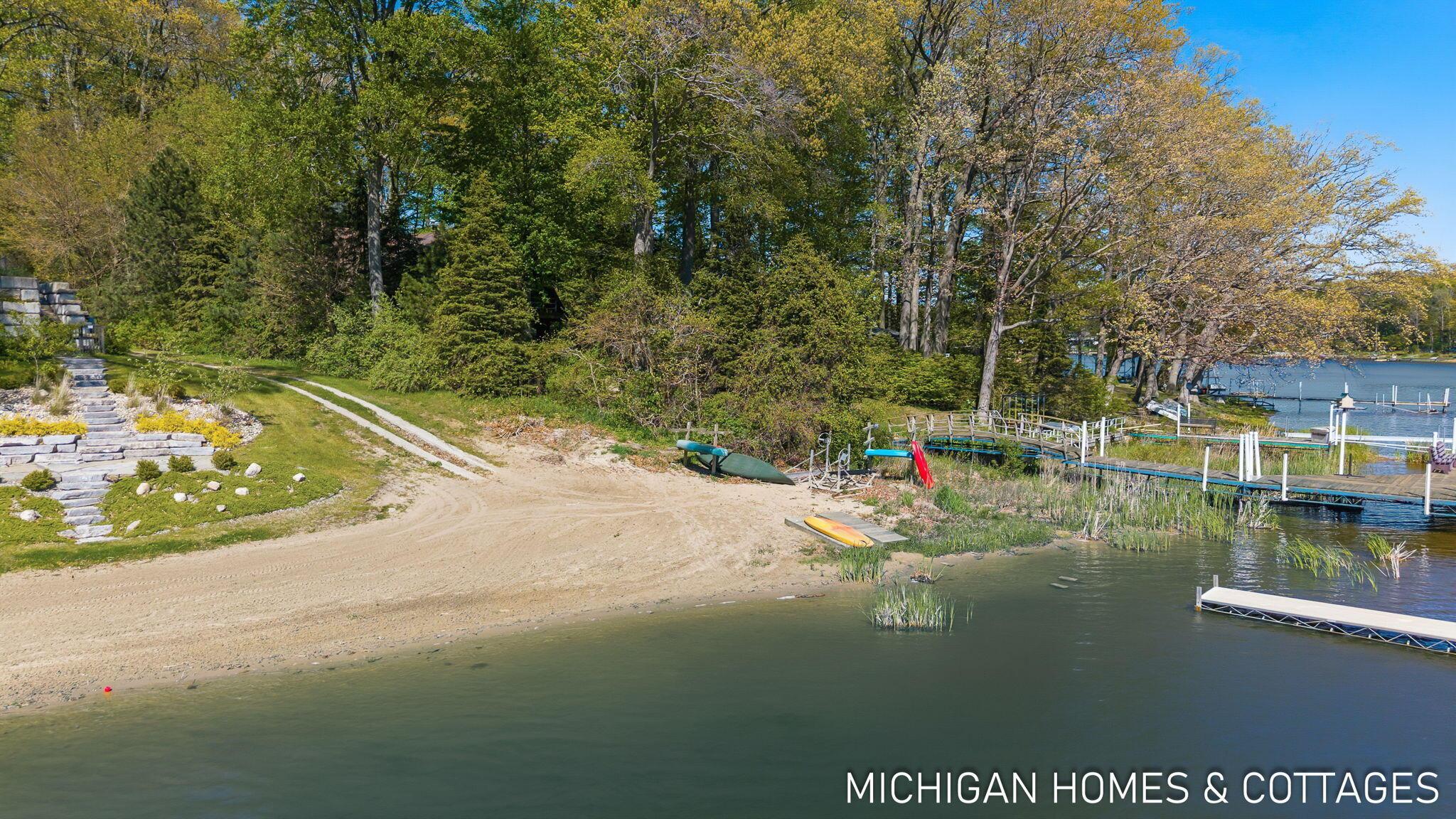 Image 4: 42-web-or-mls-3255-lake-trail-dr
