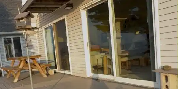 Image 4: deck and balcony