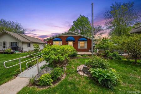 13358 Laplaisance Woods Street