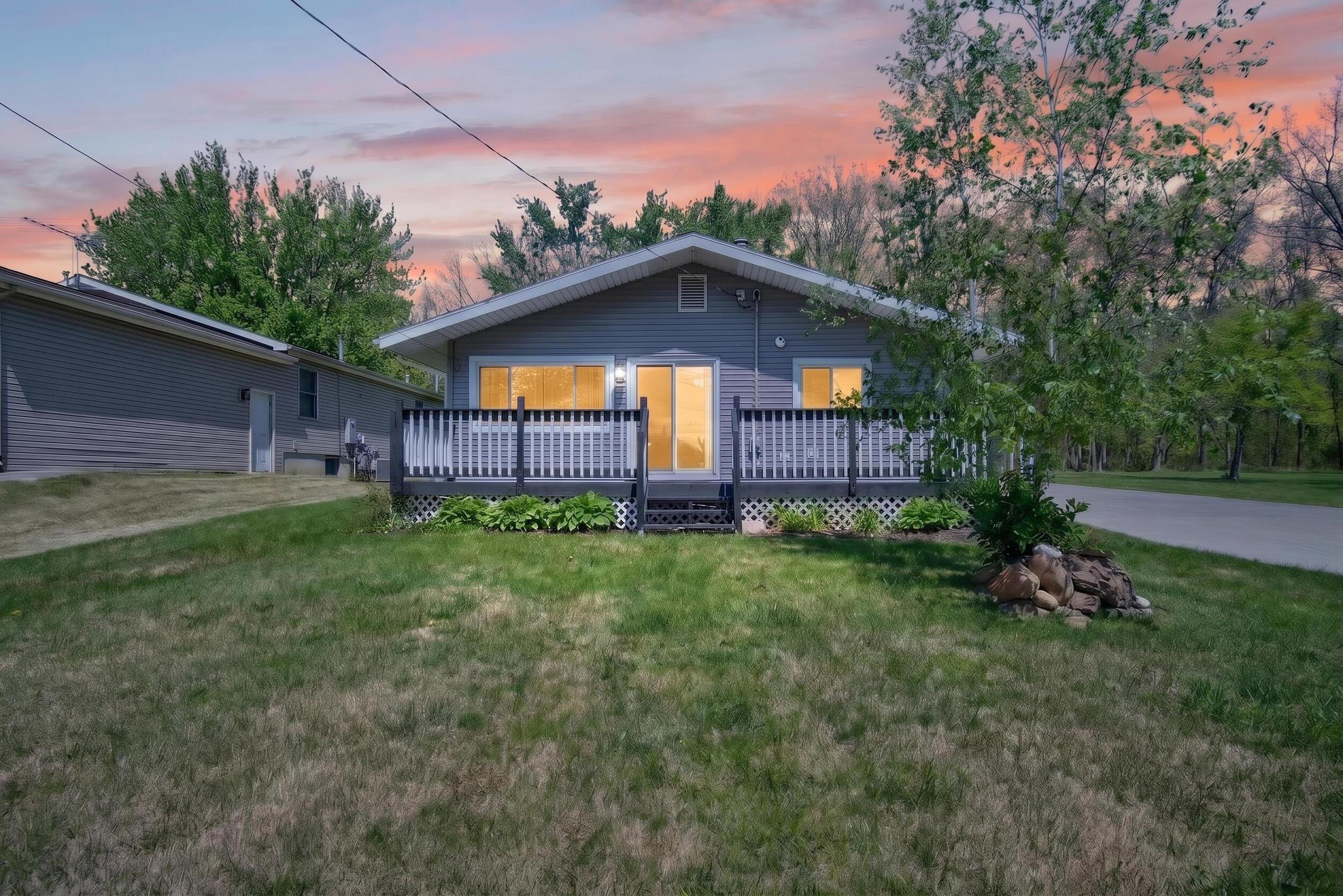Image 1: 10674 Wesch Rd, Brooklyn, MI 49230