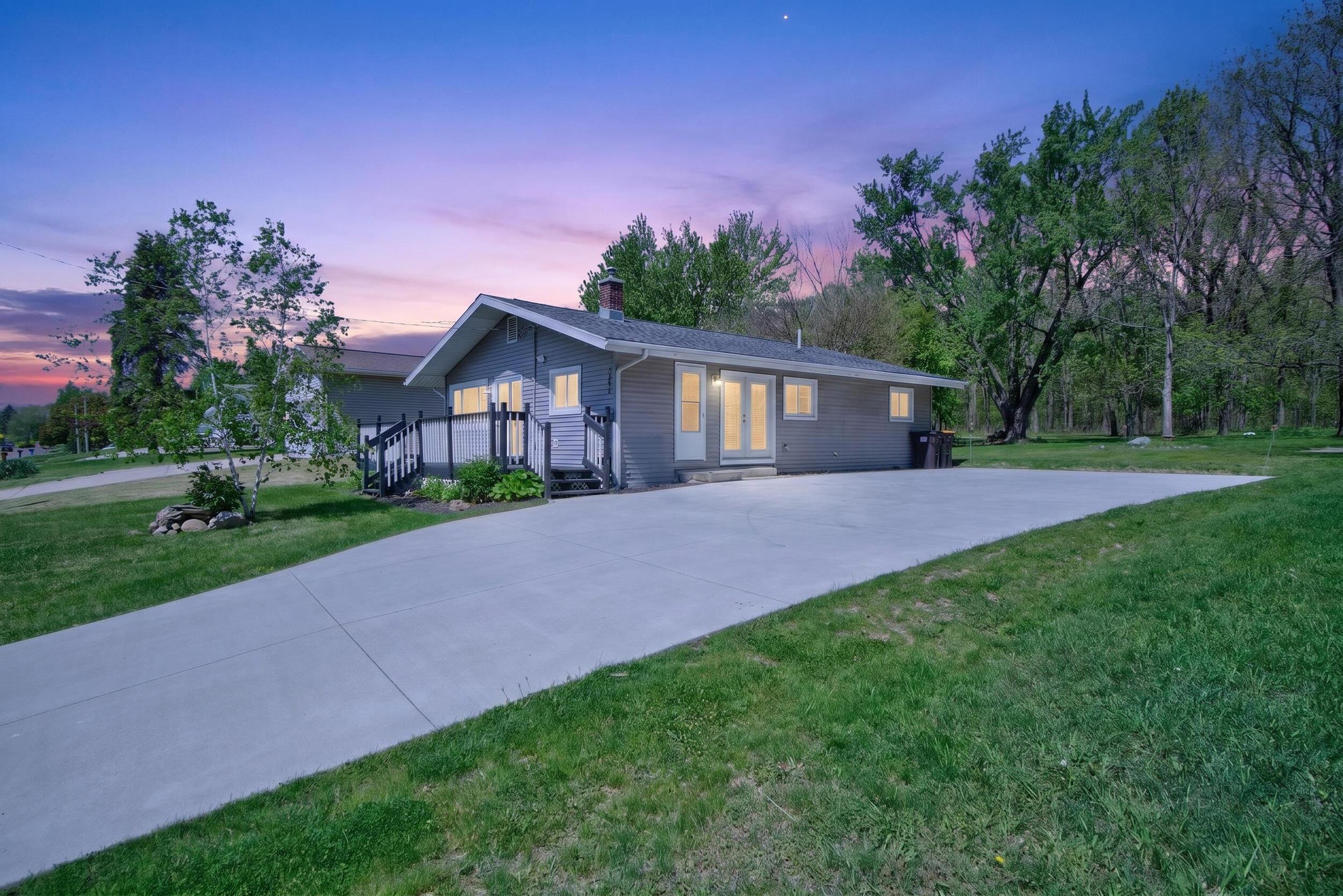 Image 3: 10674 Wesch Rd, Brooklyn, MI 49230