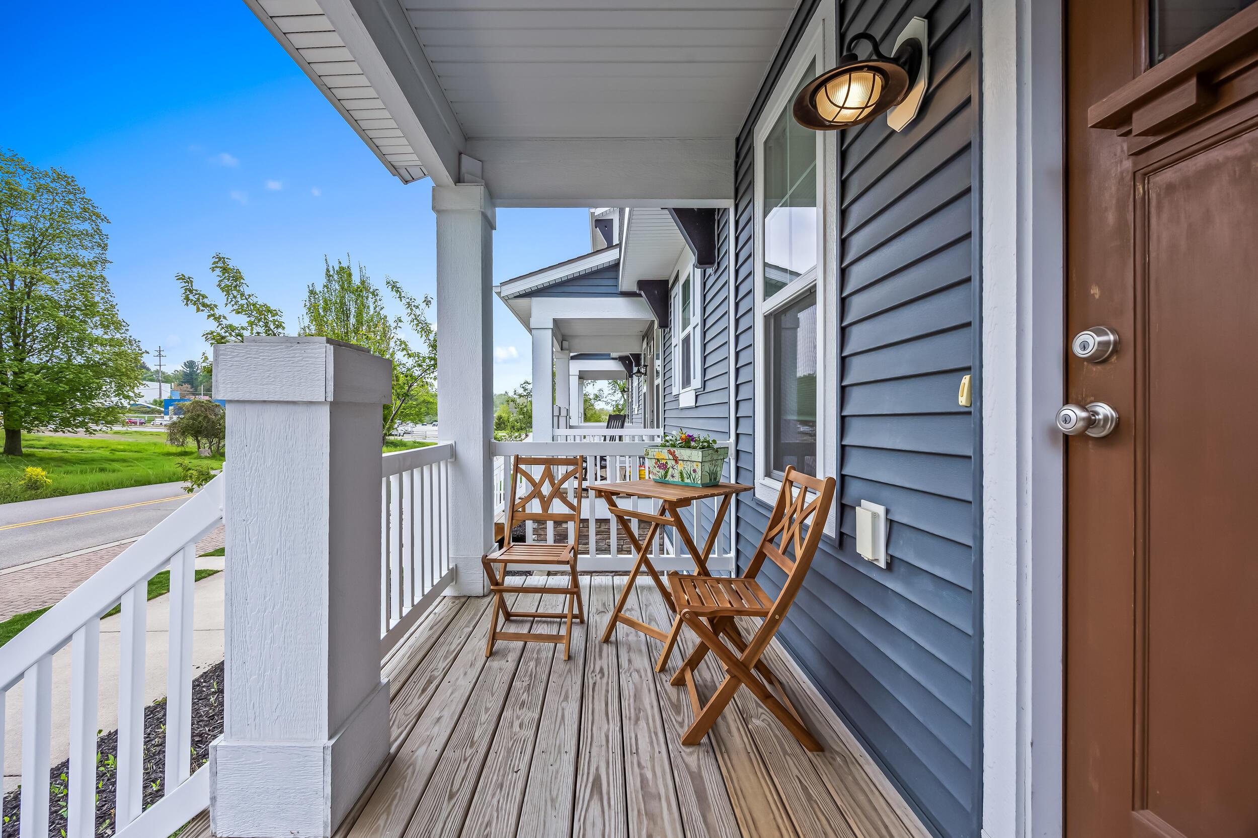 Image 3: 936 s lake-9
