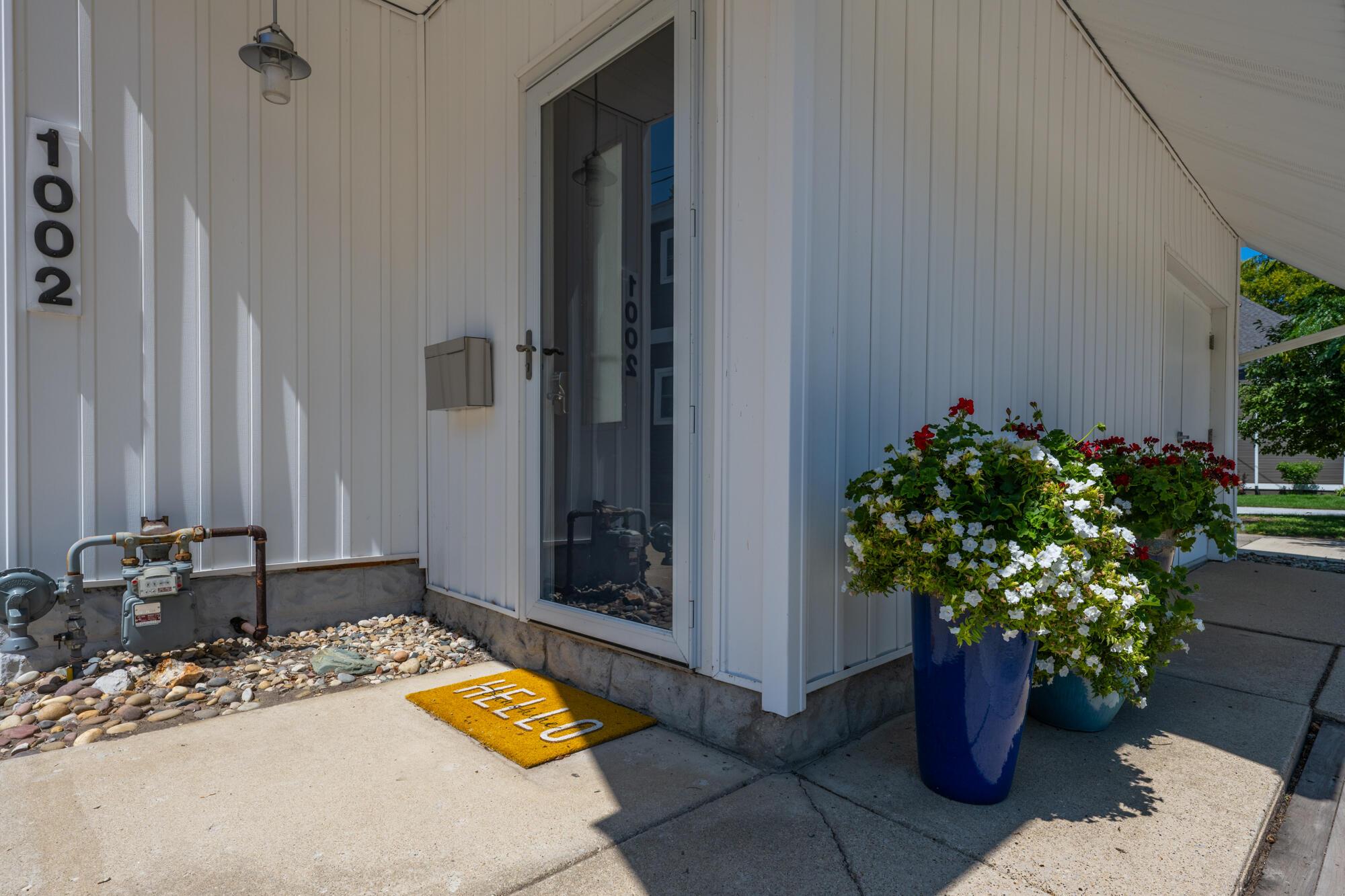 Image 2: Front Entranceway