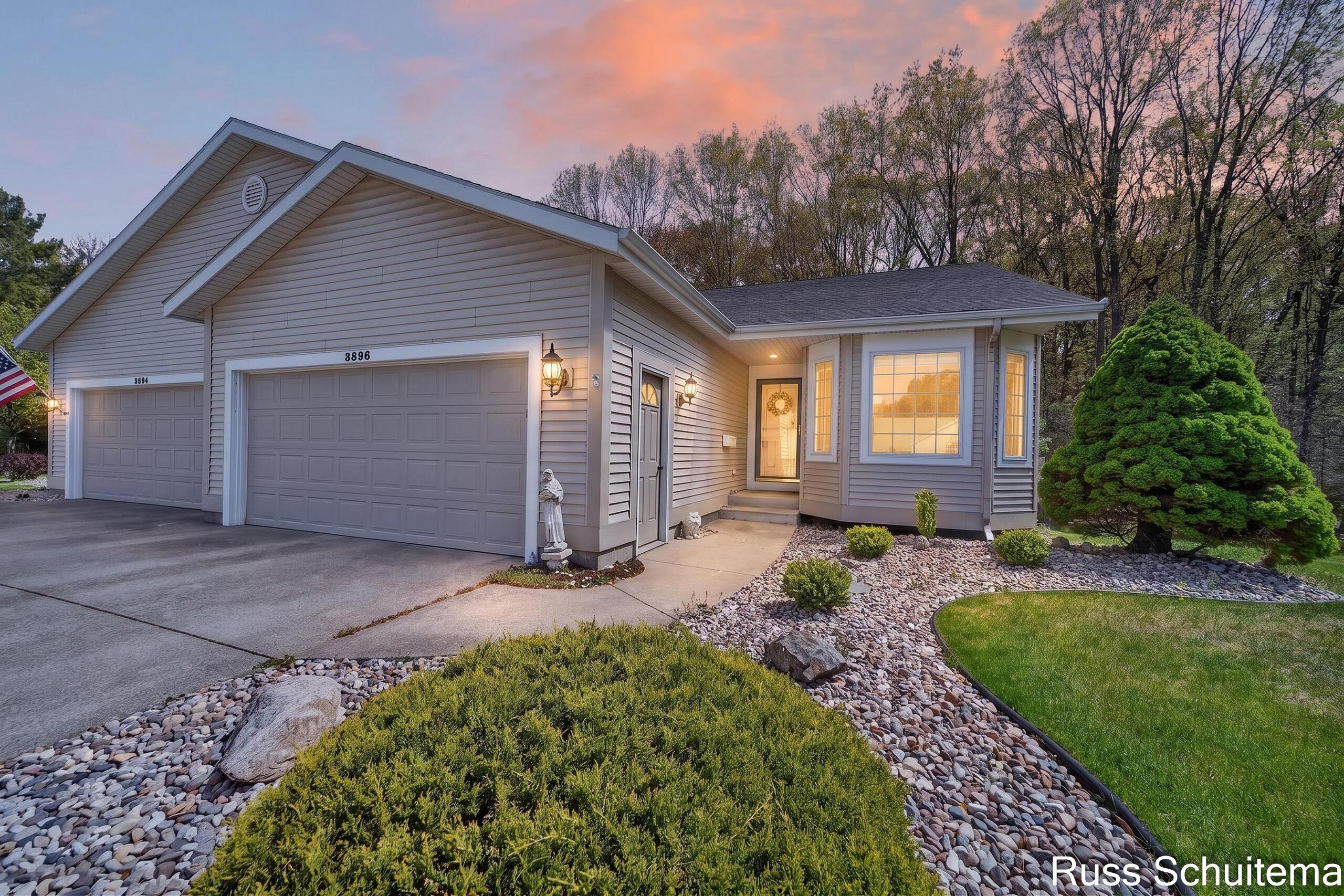 Image 2: 3896 Fairway Dr (MLS) (1 of 65)