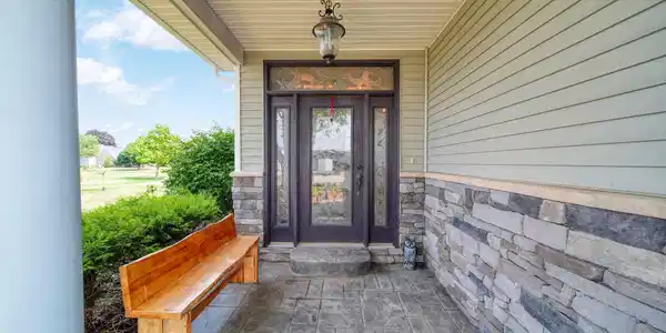 Image 3: 5-web-or-mls-DSC00197_HDR