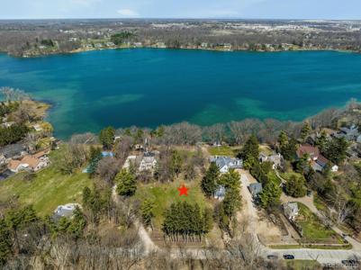 940 LAKE ANGELUS Shores