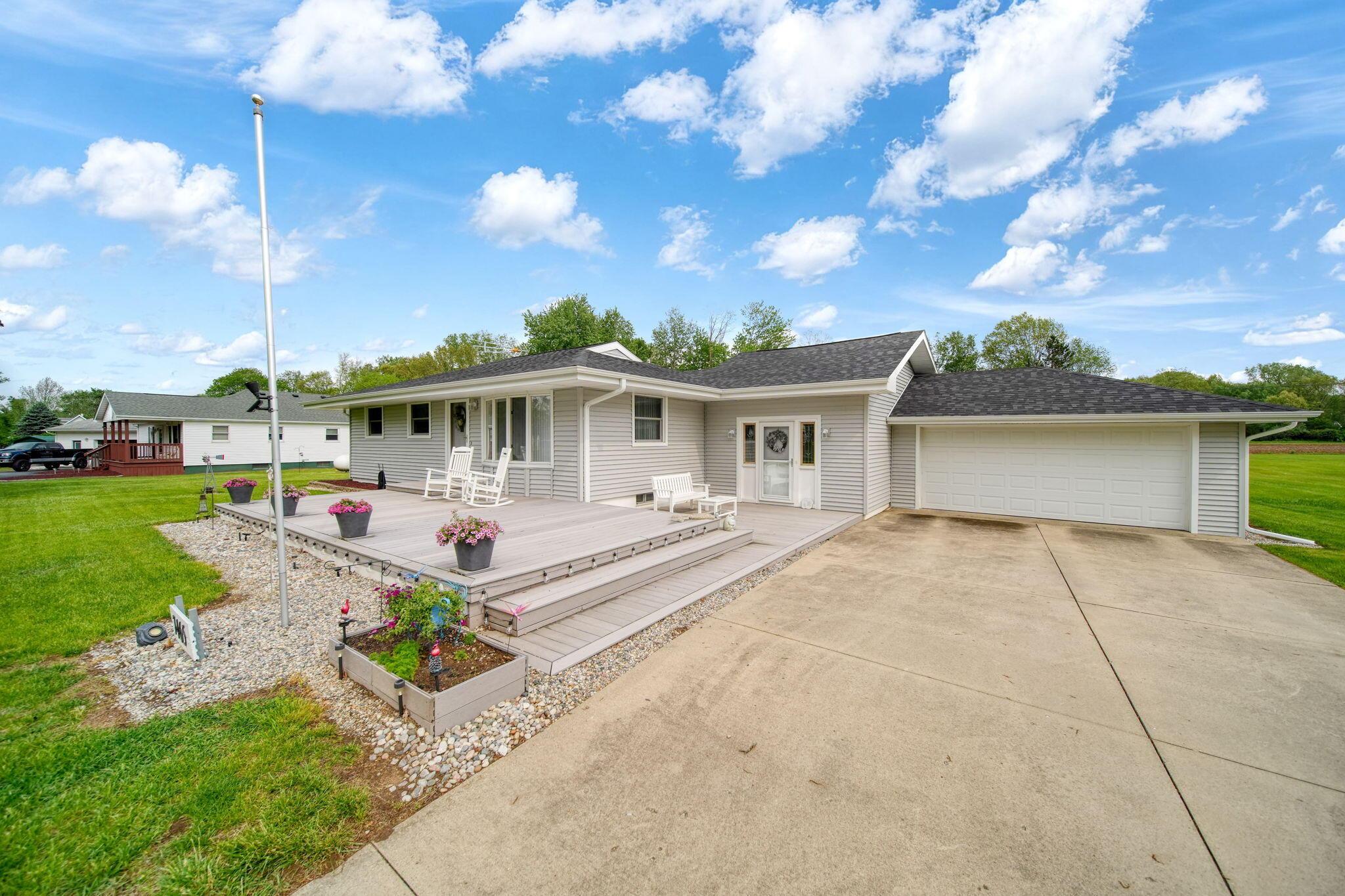 Image 2: 6-web-or-mls-DSC04829_HDR