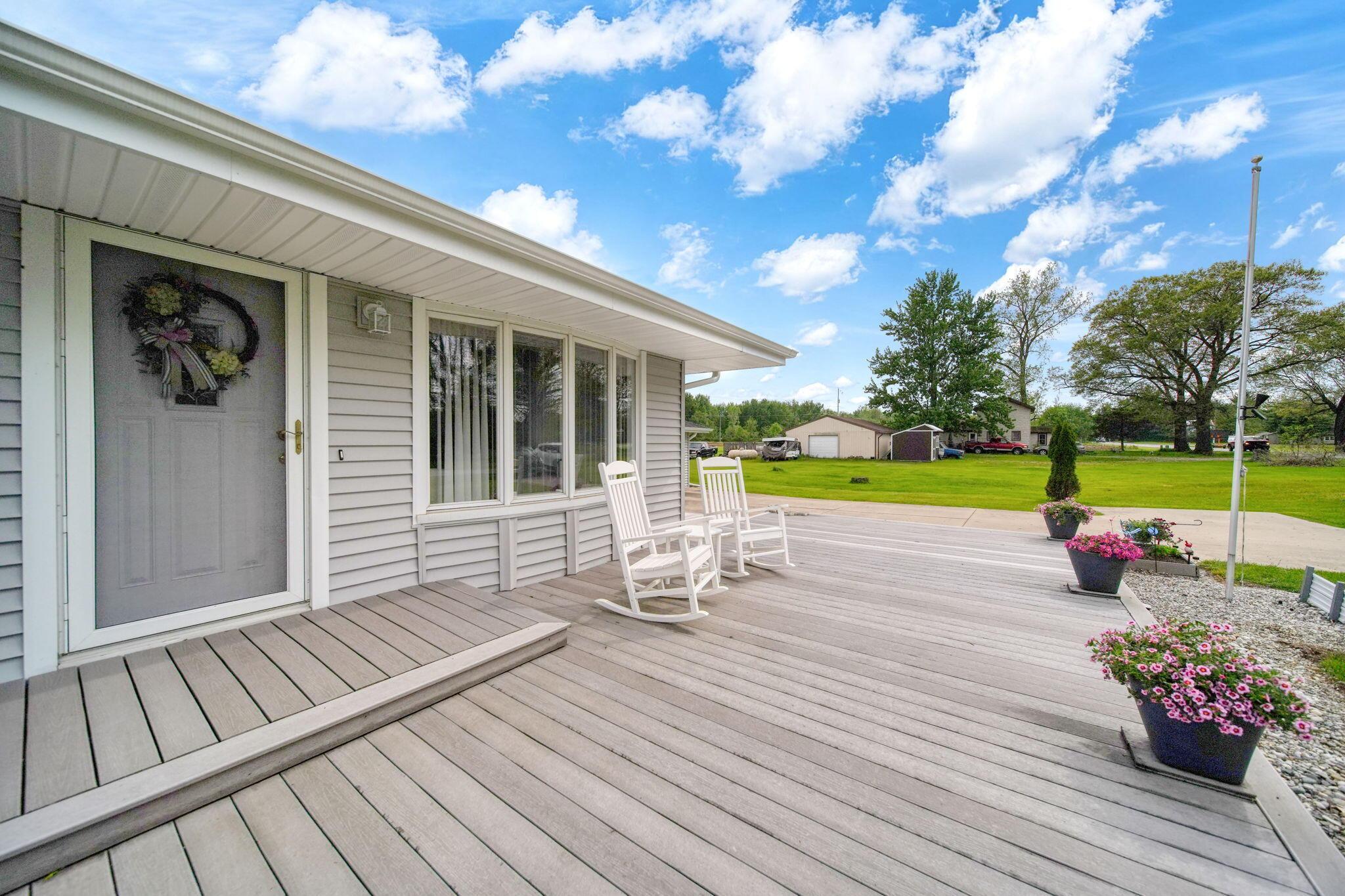 Image 3: 7-web-or-mls-DSC04812_HDR