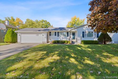 1611 JONES Place