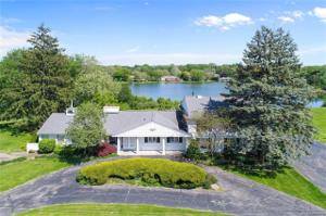 6765 MEADOWLAKE Road