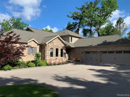 2908 WOODLAND Court