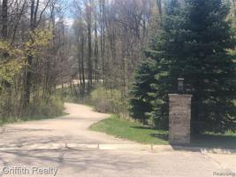 3672 WOODRIDGE Drive