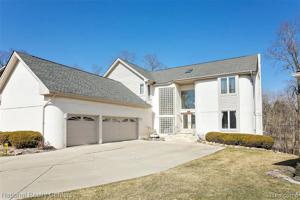 4470 WOODRIDGE Court