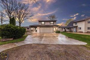 5431 Oakridge Dr