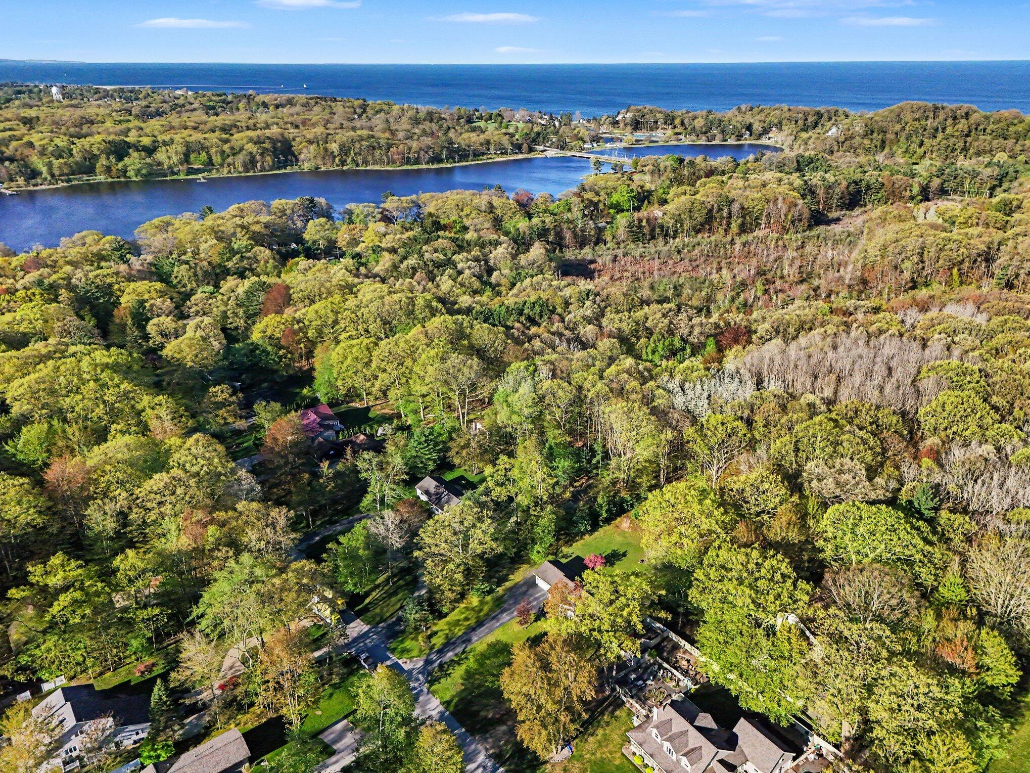 Image 4: Lincoln Lake & Lake Michigan beyond