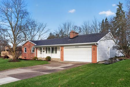 2757 Leelanau Drive