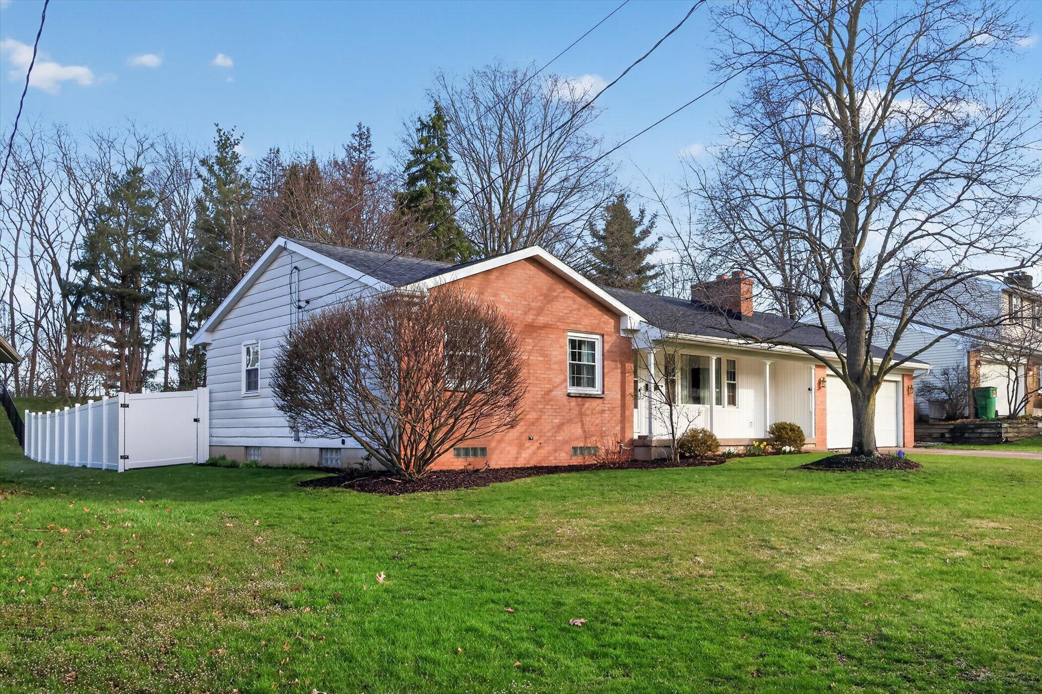 Image 3: 02-2757-Leelanau-Dr-NE-Grand-Rapids-Wind