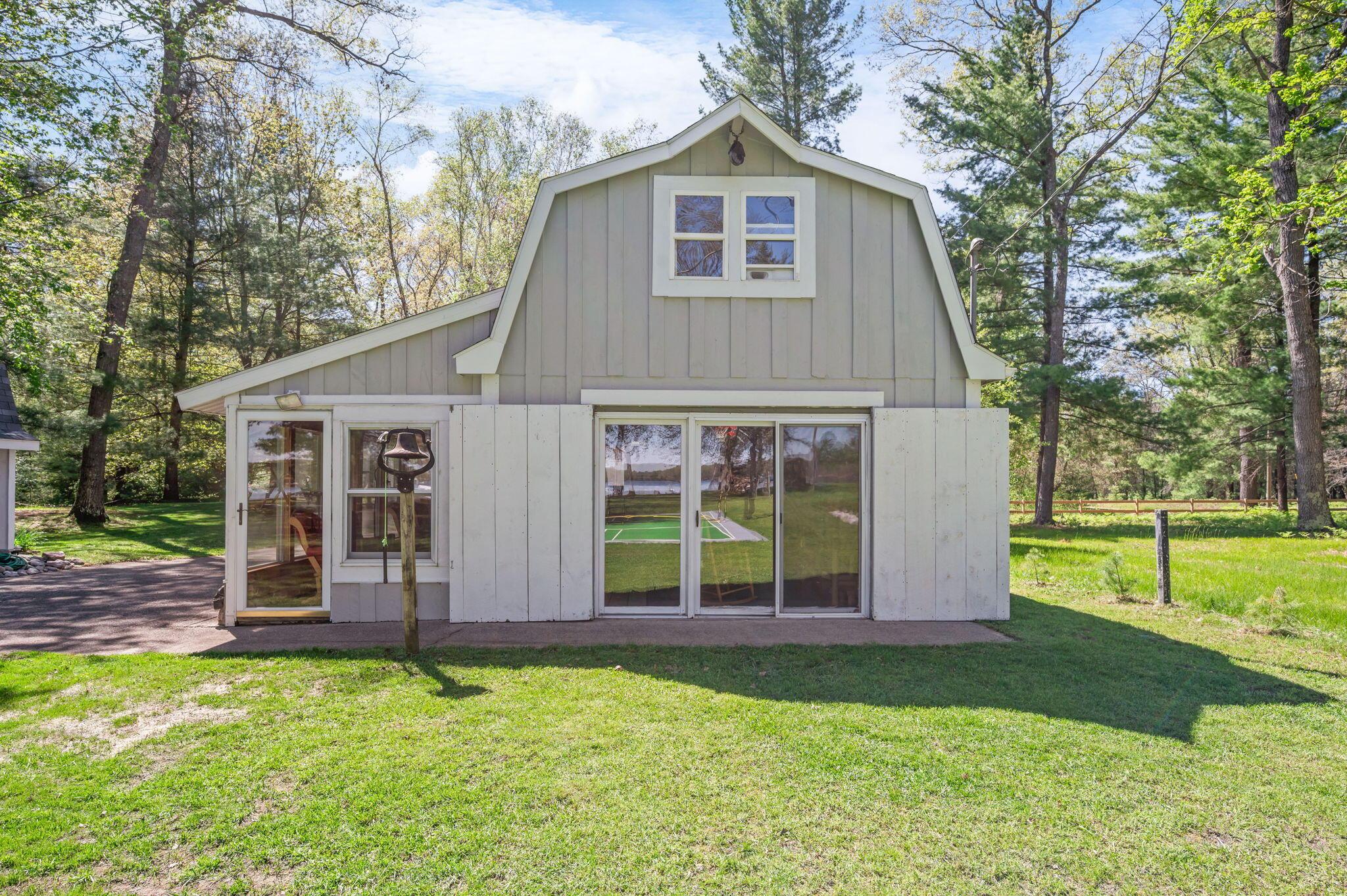 Image 2: 11-web-or-mls-2850-WWinonaDr-Baldwin-11