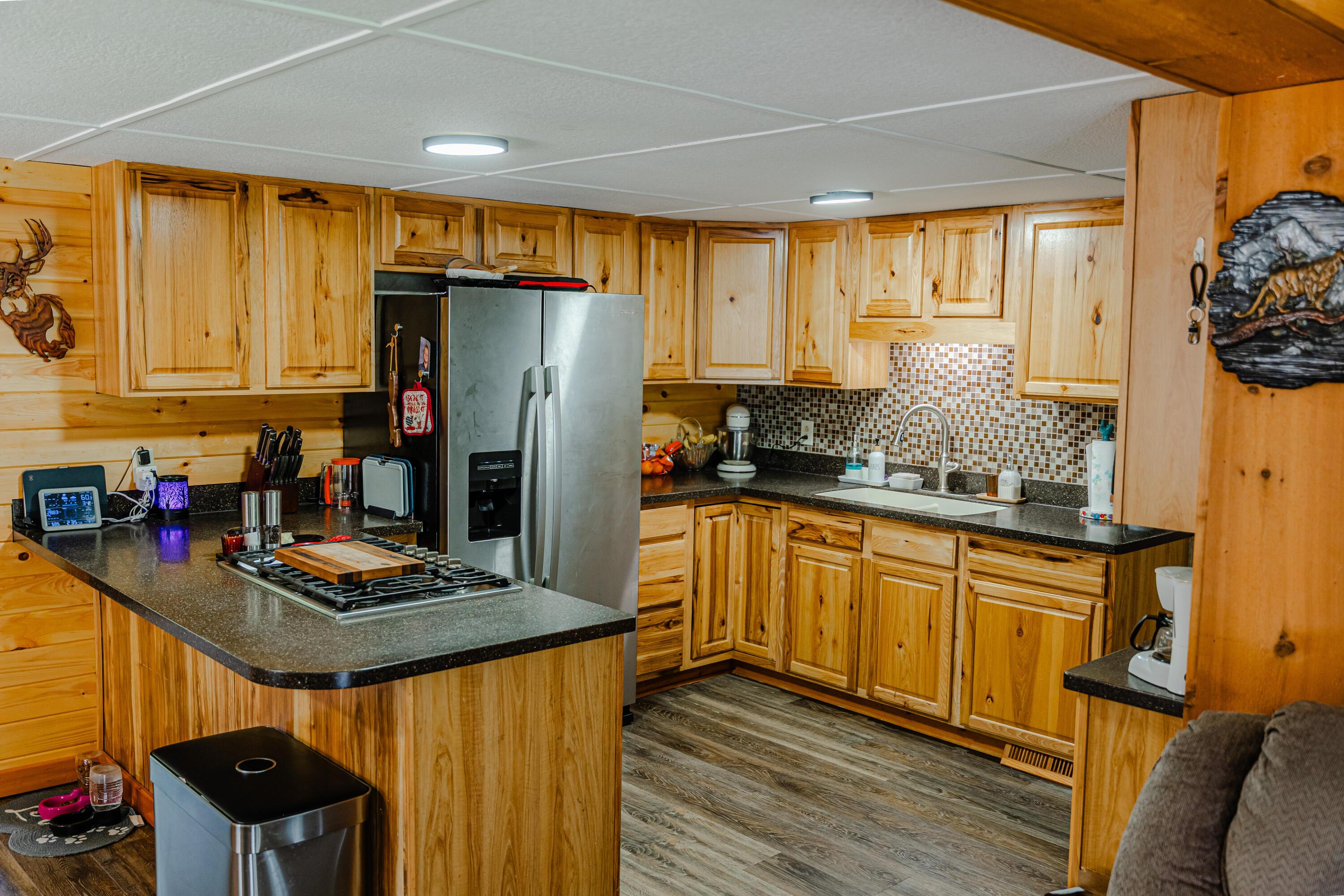 Image 4: Kitchen