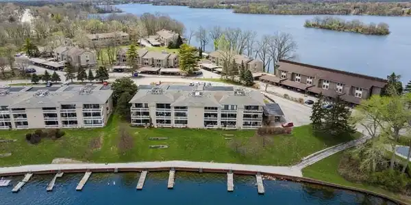 855 Cliffs Drive