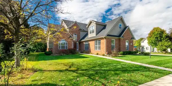 502 Bay Pointe Drive