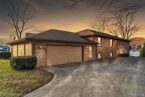 3307 Oak Knoll Drive