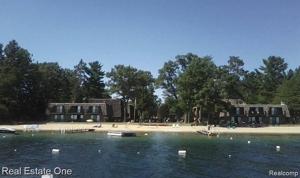 132 FLAGPOINT AVE APT 3-B
